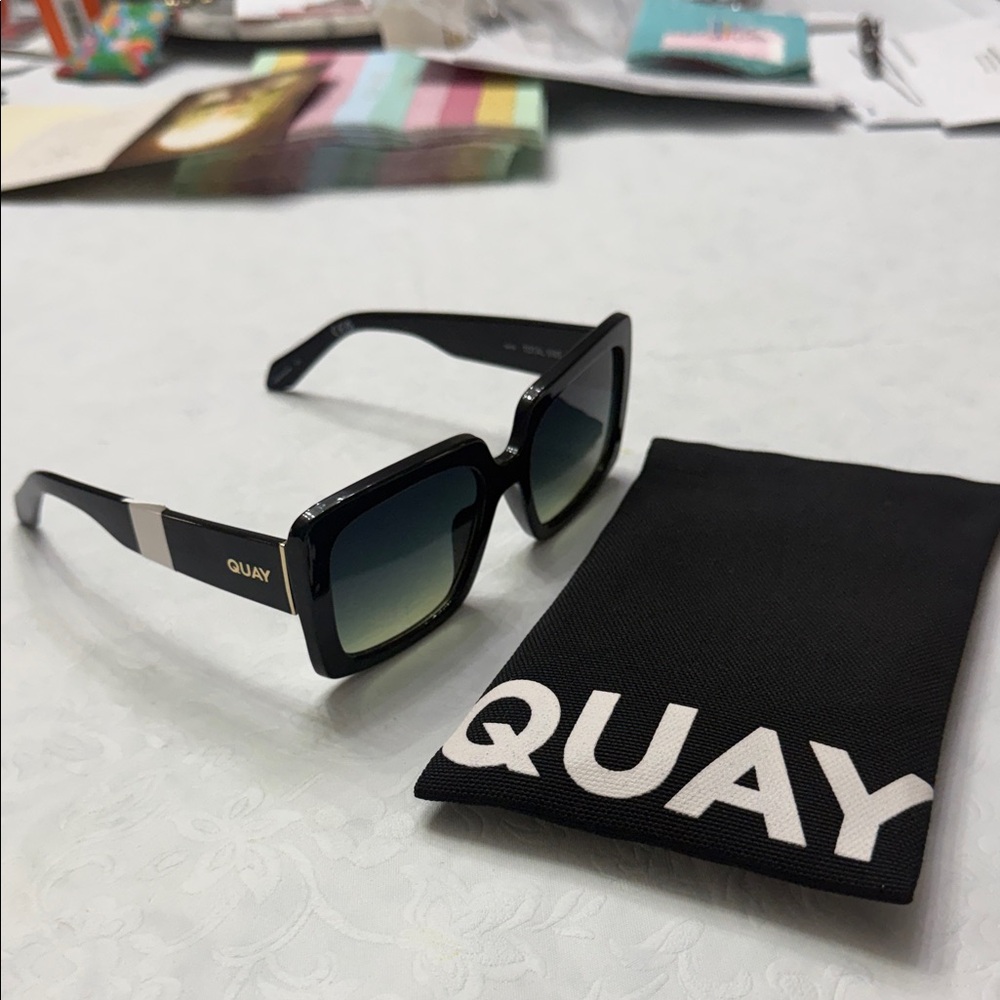 Quay Australia Black Square Sunglasses
      "FIRM PRICE "